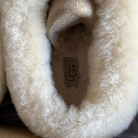 UGG Tazzlita Platform Slippers - Picture 8 of 10